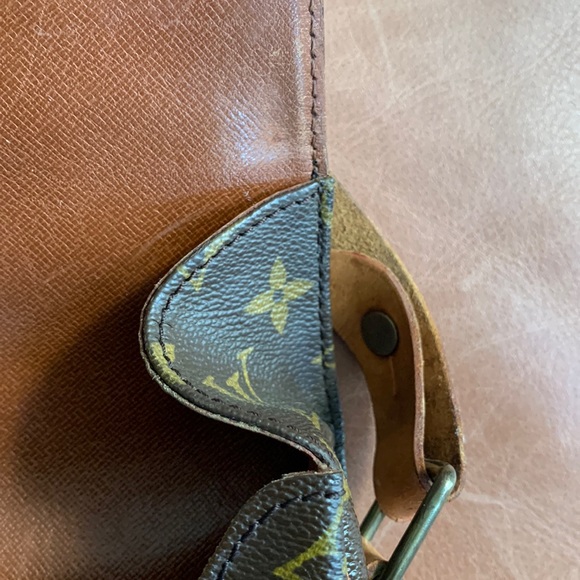 💎LUXURY SALE💎Authentic Louis Vuitton Cartouchiere GM💎 - Picture 8 of 11